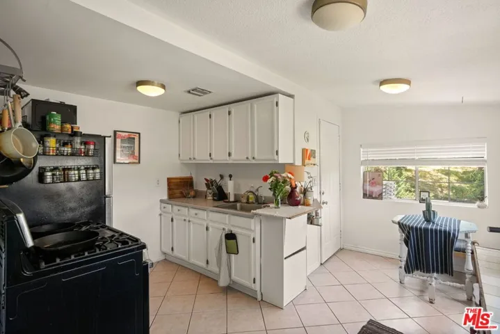 2142 Baxter Street, Los Angeles, California 90039