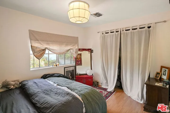 2142 Baxter Street, Los Angeles, California 90039