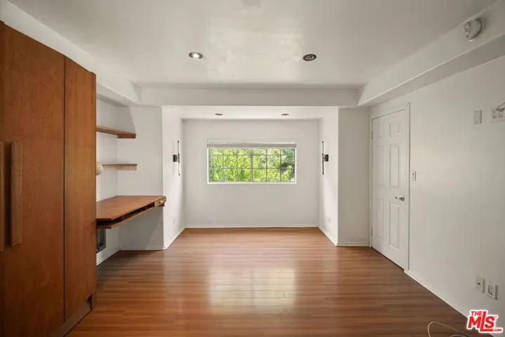 2142 Baxter Street, Los Angeles, California 90039