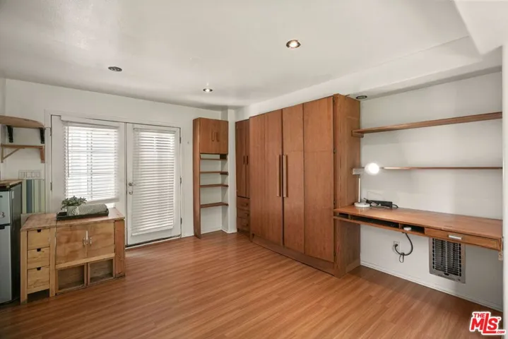 2142 Baxter Street, Los Angeles, California 90039