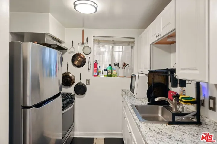 2142 Baxter Street, Los Angeles, California 90039