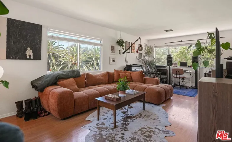 2142 Baxter Street, Los Angeles, California 90039