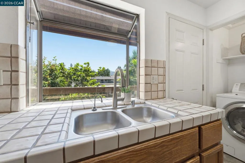 4805 Clayton Rd 12, Concord, California 94521 — photo 5