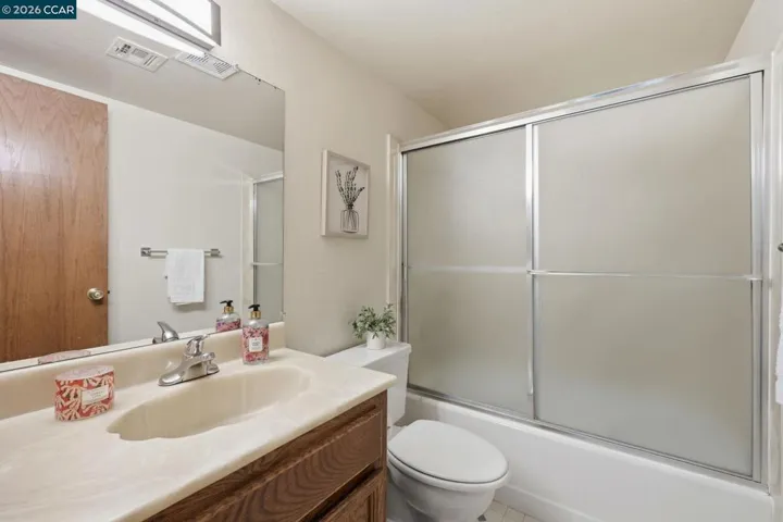 2nd Bathroom