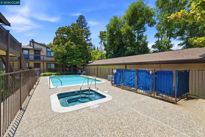 Hot Tub & Pool