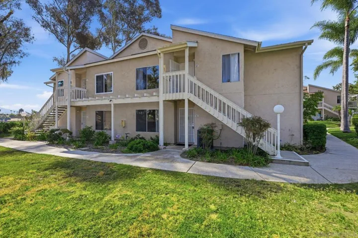 225 Diamond 111, Vista, California 92083