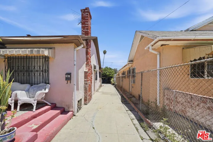 472 N Oxford Avenue, Los Angeles, California 90004