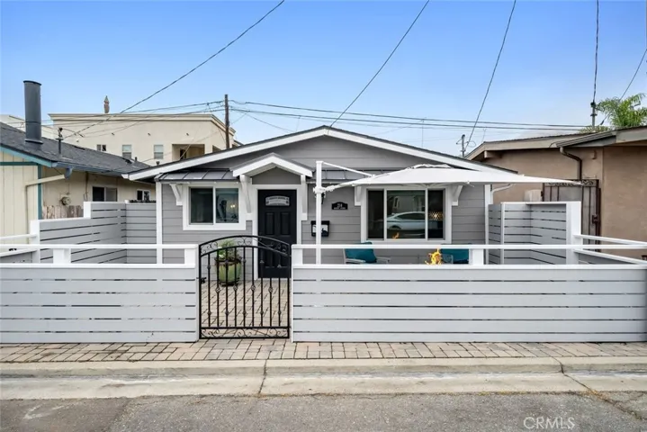 214 Boeker Avenue, Pismo Beach, California 93449
