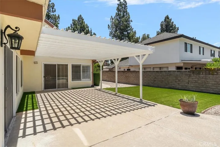 8371 Faust Avenue, West Hills, California 91304