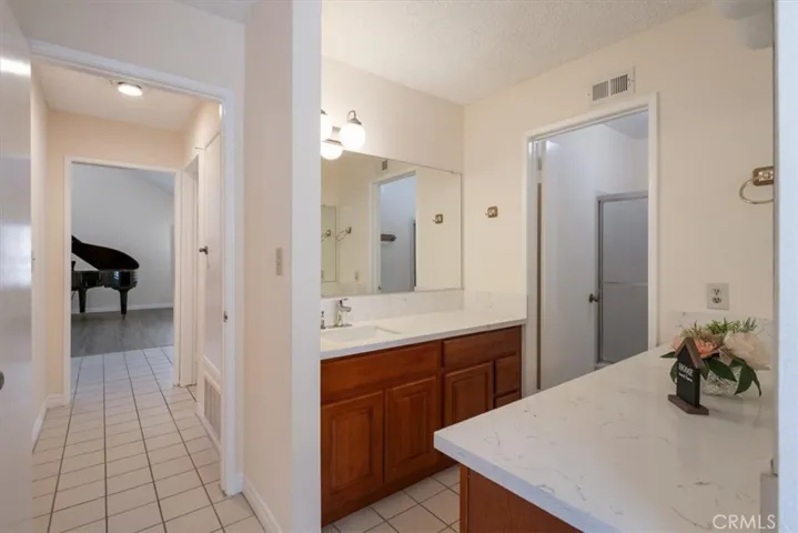 8371 Faust Avenue, West Hills, California 91304