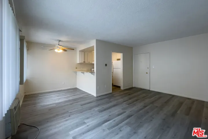 Spacious Dining and Living Roo