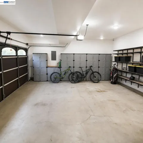 Garage virtually staged