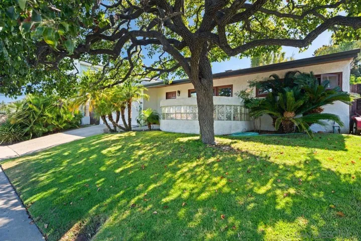 2579 Grandview Street, San Diego, California 92110