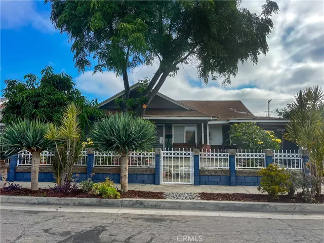 3227 Palm Ave., Lynwood, California 90262