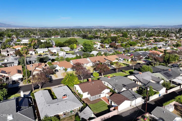 Robinhood Ave-13