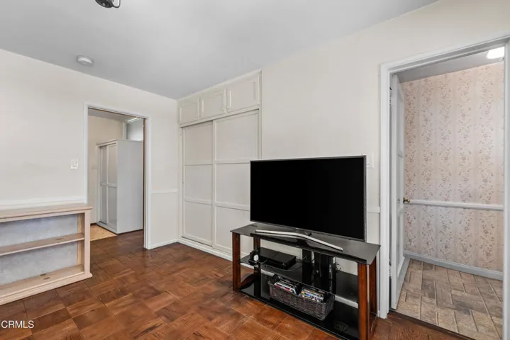 Robinhood Ave-69