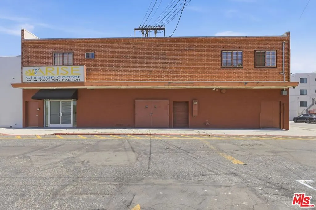 6949 La Tijera Blvd