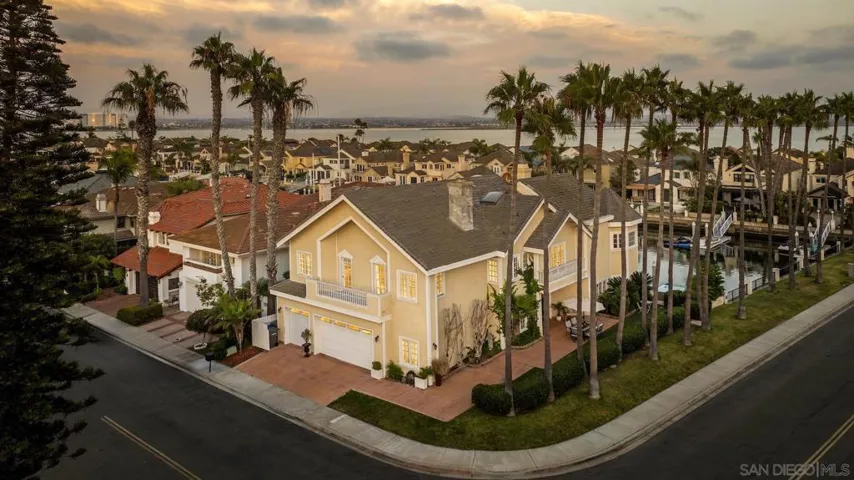 35 Buccaneer Way, Coronado, California 92118