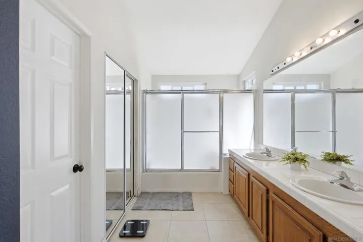 1120 Cottontail, Vista, California 92081
