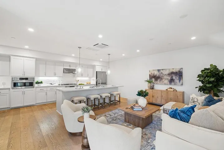 16015 Bartlett Court, Los Gatos, California 95032