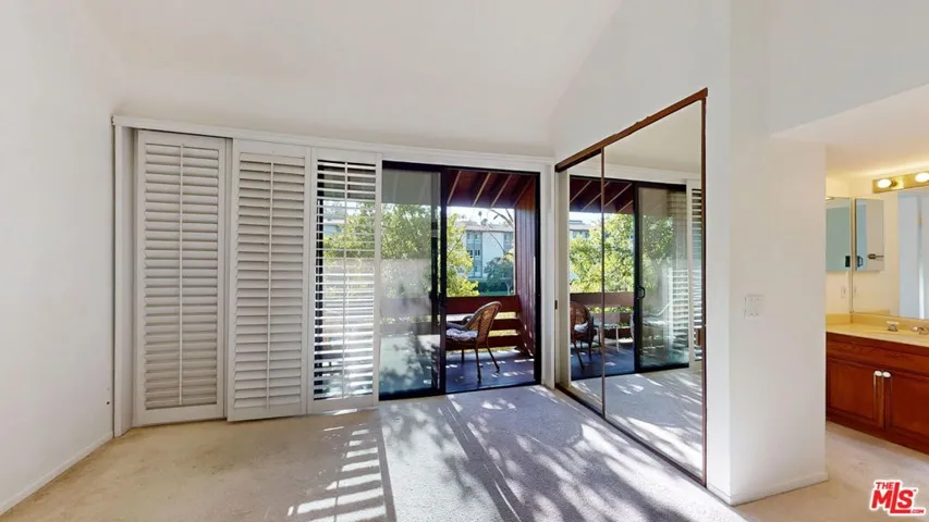 21930 Marylee Street 97, Woodland Hills, California 91367