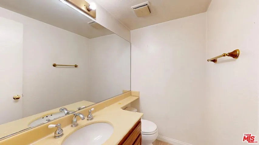 21930 Marylee Street 97, Woodland Hills, California 91367