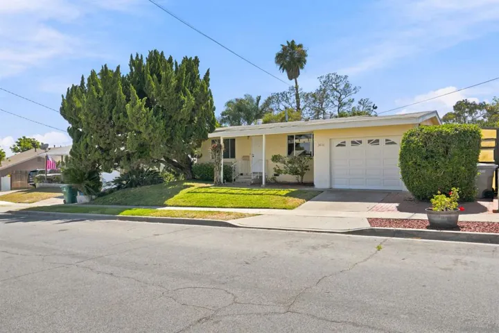 3636 Tomahawk Ln, San Diego, California 92117