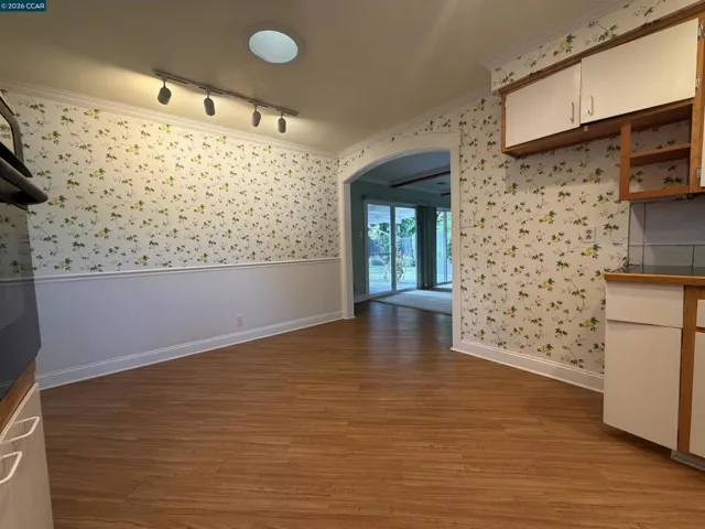 eat in kitchen