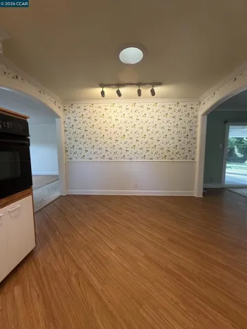 eat in kitchen