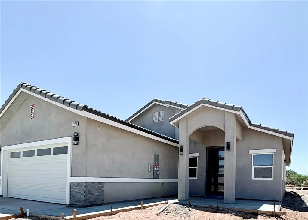 13928 Patomac Road, Apple Valley, California 92307 — photo 5