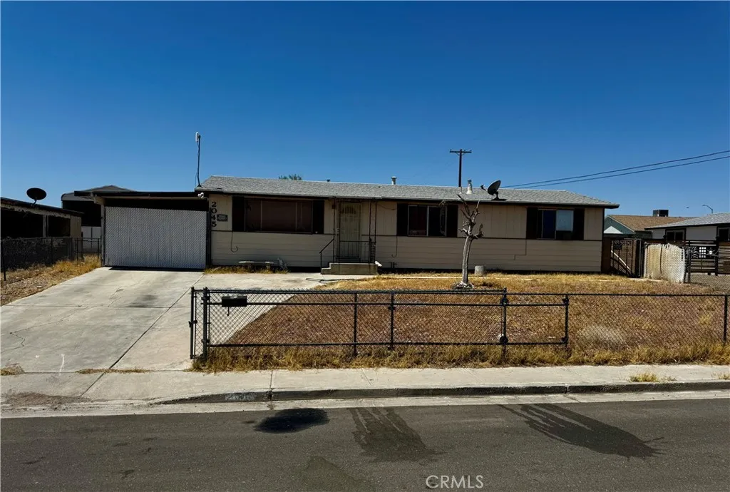 2045 Desoto St
