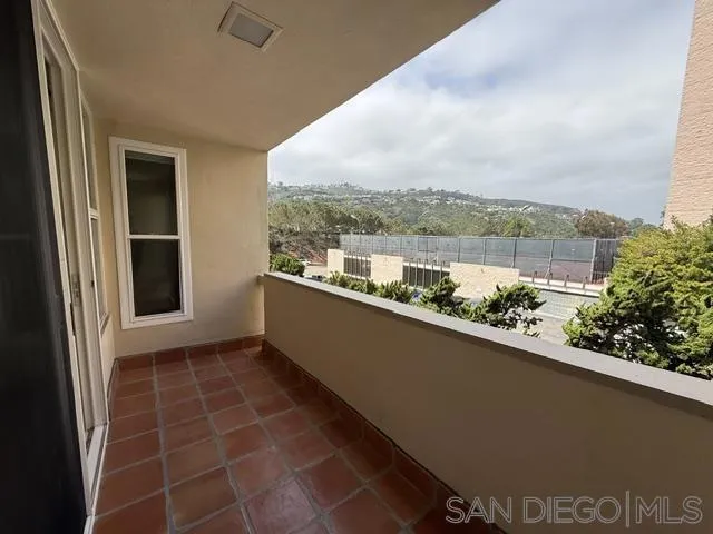 2510 Torrey Pines Rd