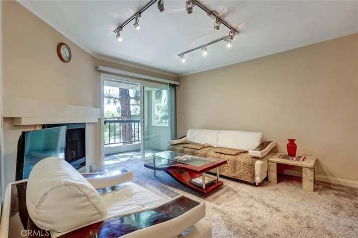 5545 Canoga Avenue 220, Woodland Hills, California 91367