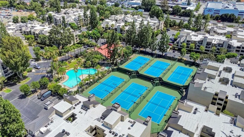 5545 Canoga Avenue 220, Woodland Hills, California 91367