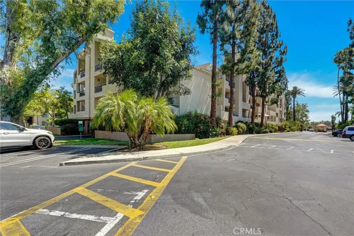 5545 Canoga Avenue 220, Woodland Hills, California 91367