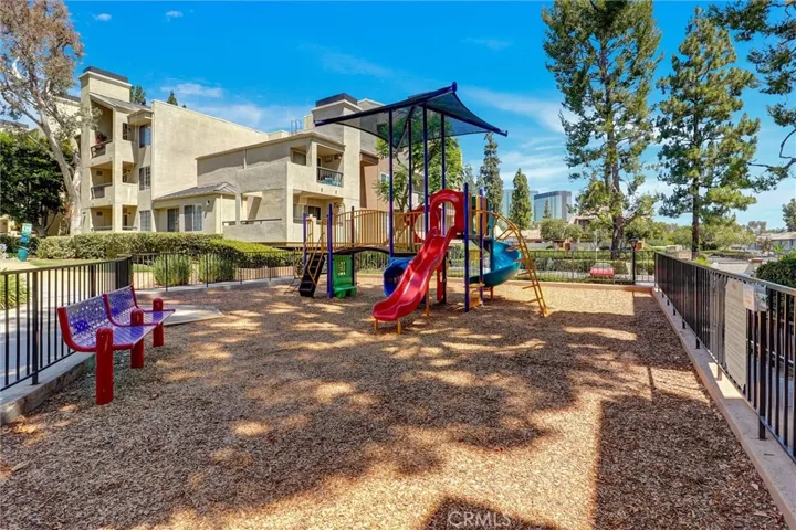 5545 Canoga Avenue 220, Woodland Hills, California 91367