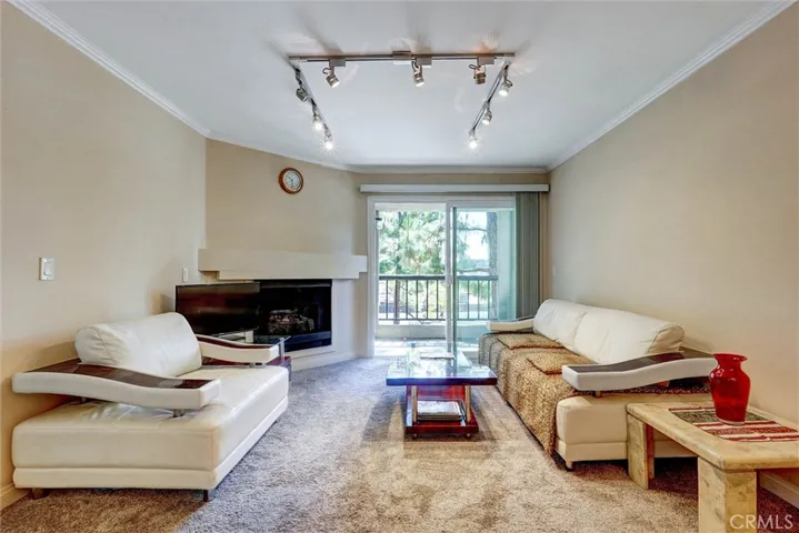 5545 Canoga Avenue 220, Woodland Hills, California 91367