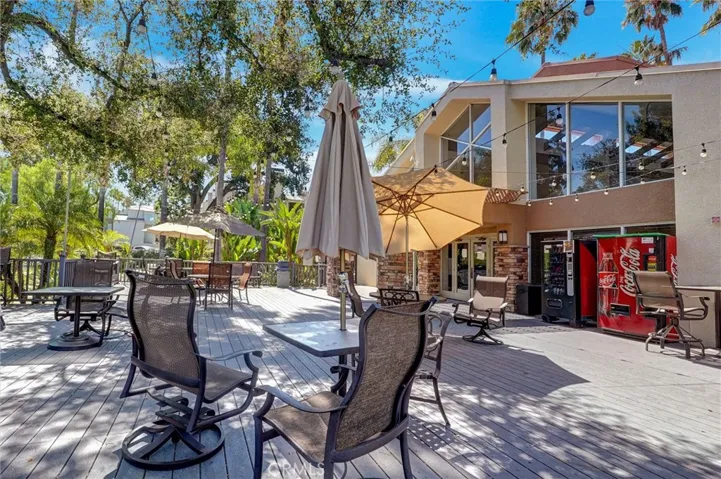 5545 Canoga Avenue 220, Woodland Hills, California 91367