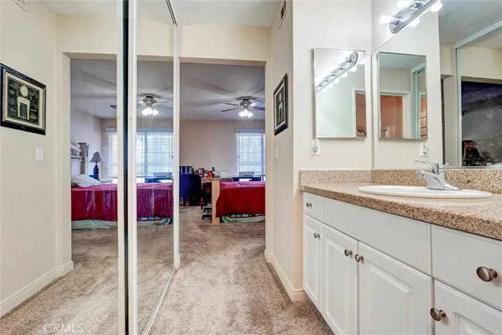 5545 Canoga Avenue 220, Woodland Hills, California 91367