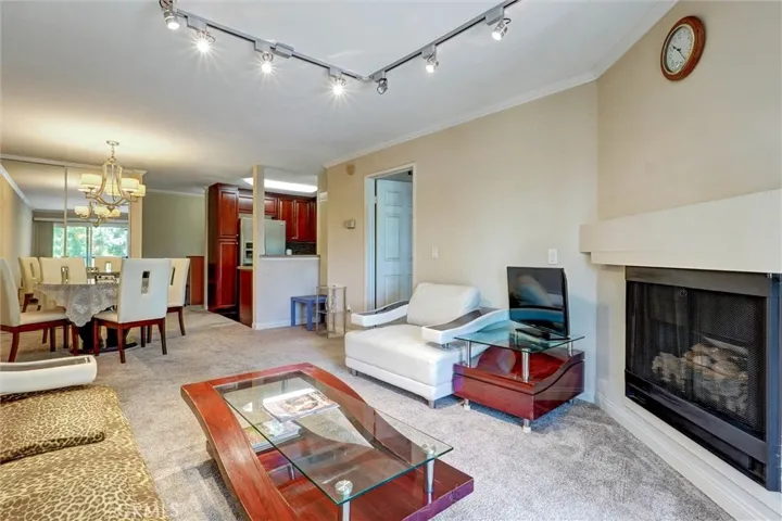 5545 Canoga Avenue 220, Woodland Hills, California 91367