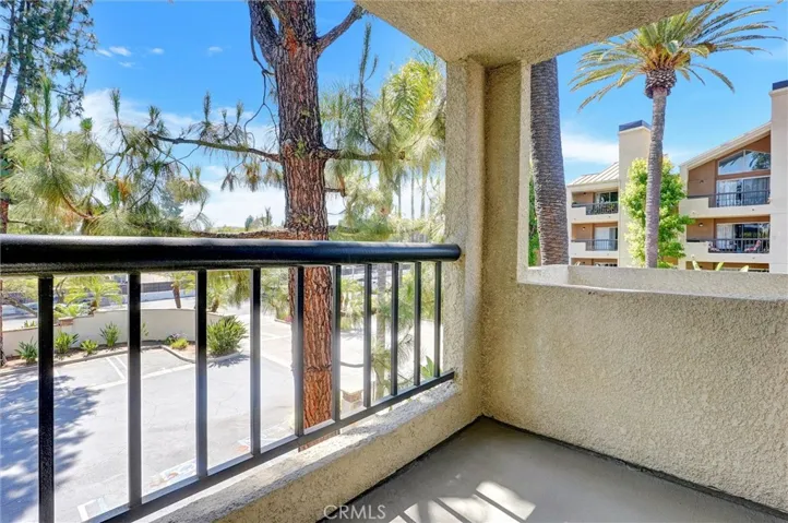 5545 Canoga Avenue 220, Woodland Hills, California 91367