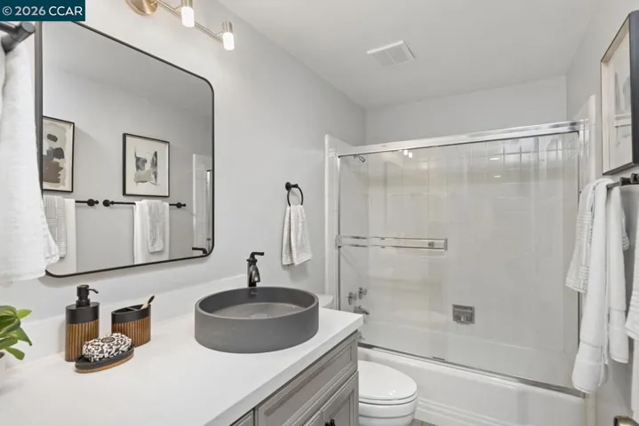 3945 Harrison St 23, Oakland, California 94611
