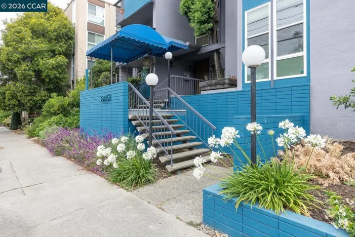 3945 Harrison St 23, Oakland, California 94611