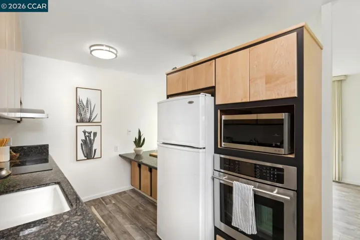 3945 Harrison St 23, Oakland, California 94611