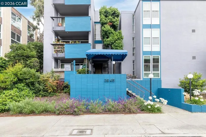 3945 Harrison St 23, Oakland, California 94611