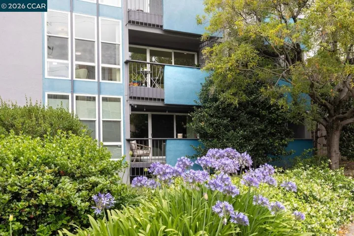 3945 Harrison St 23, Oakland, California 94611