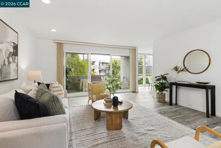 3945 Harrison St 23, Oakland, California 94611