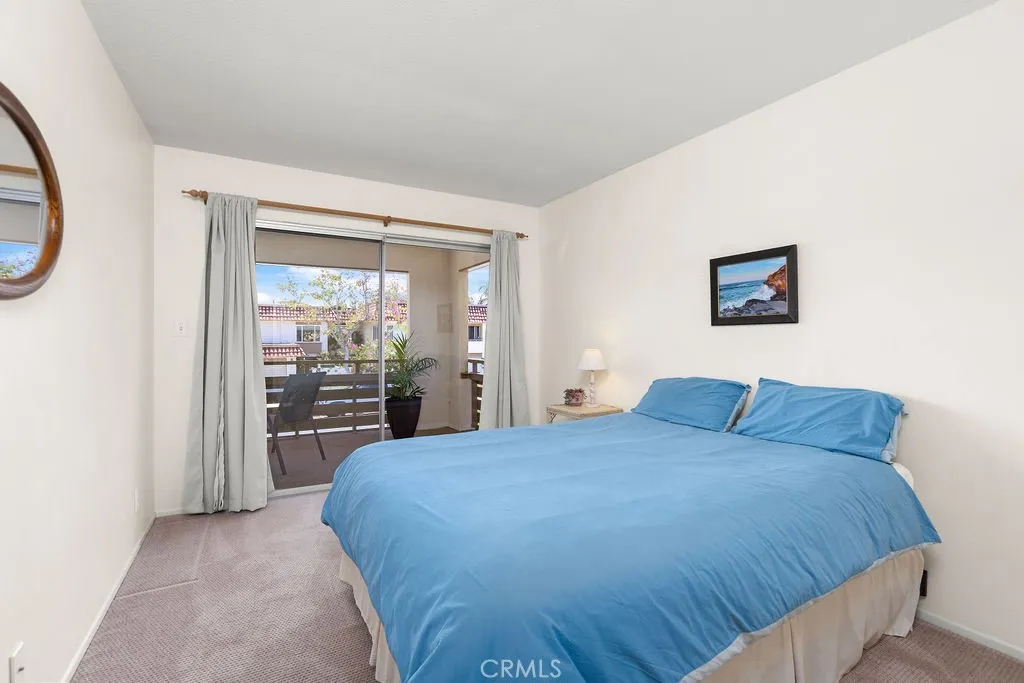 2nd front guest room with access to deck.