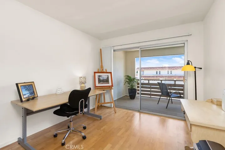 One of three upper guest rooms. *Two guest rooms in front have sliding doors leading to a spacious shared deck.
