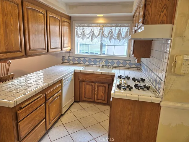 9758 Rhea Avenue, Northridge, California 91324